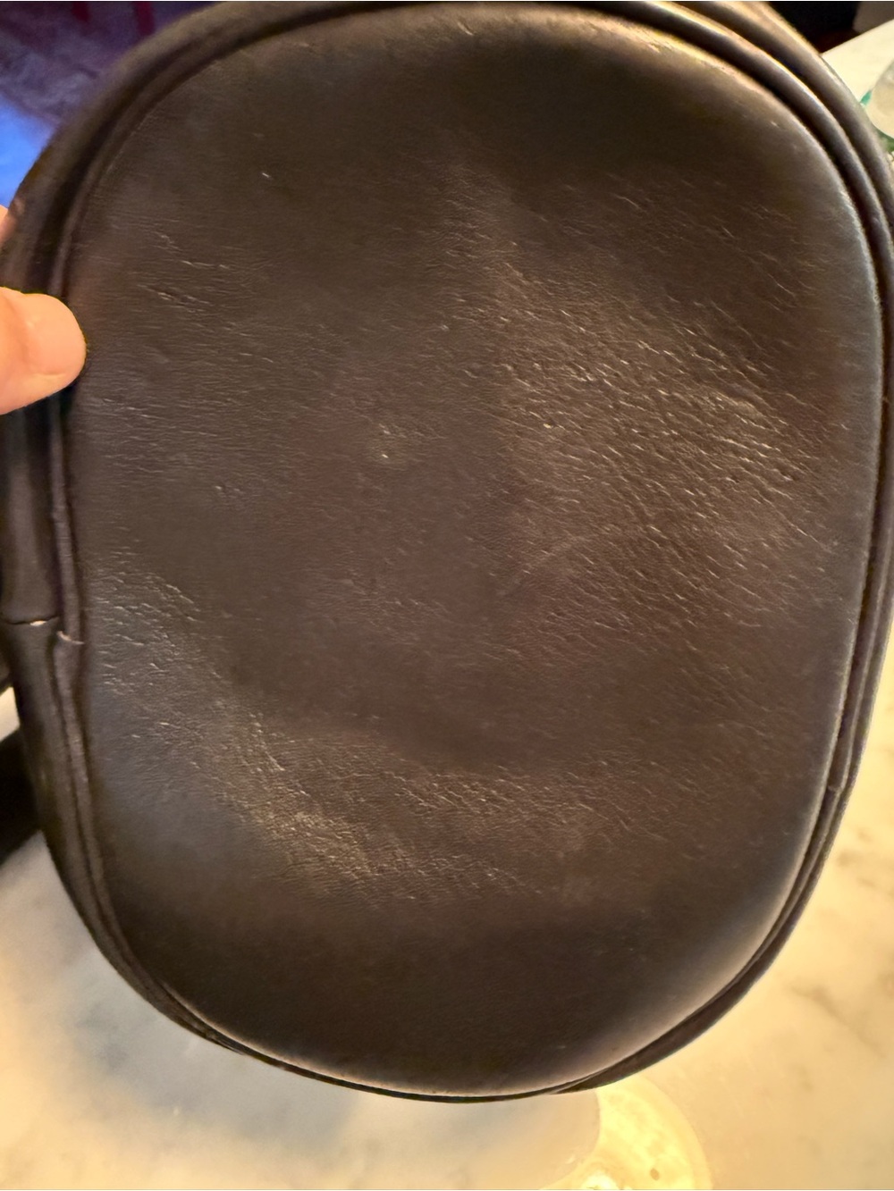 vintage Perlina New York black leather sling backpack gold tone hardware - Picture 9 of 11
